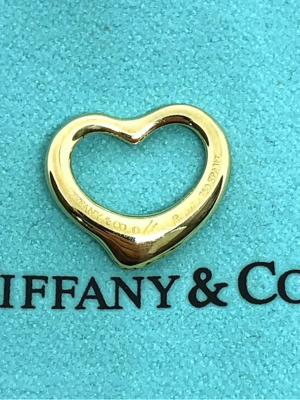 Tiffany & Co 💯% Auth Elsa Peretti Open Heart 18K solid Gold Pendant✨✨ w/Pouch✨